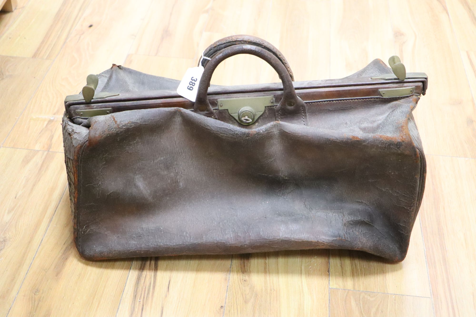 A Gladstone leather bag